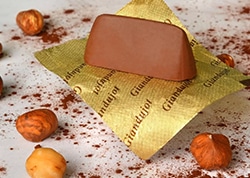 schokolade auf goldenem Pergamin Papier von Optenhögel